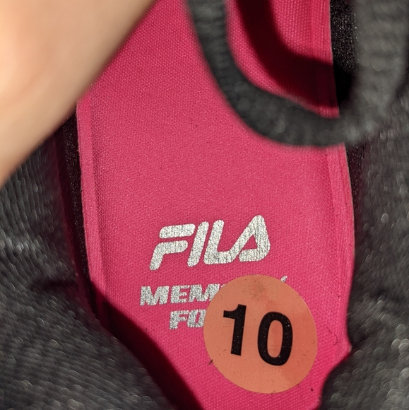 NWOT memory foam sneakers by Fila - Picture 7 of 16